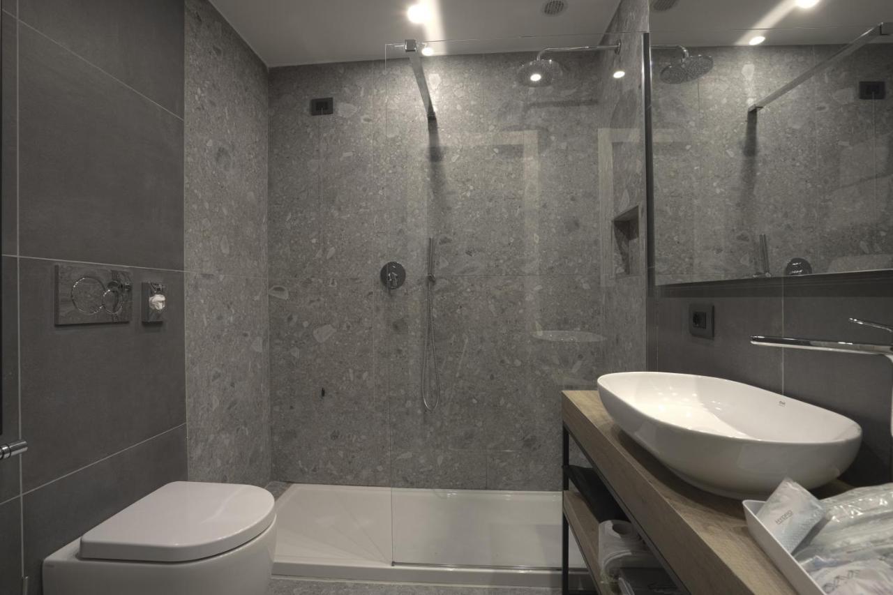 ליסונה Hotel Motel Ascot מראה חיצוני תמונה