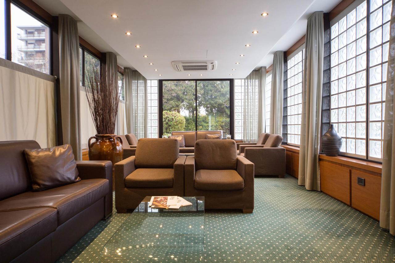 ליסונה Hotel Motel Ascot מראה חיצוני תמונה