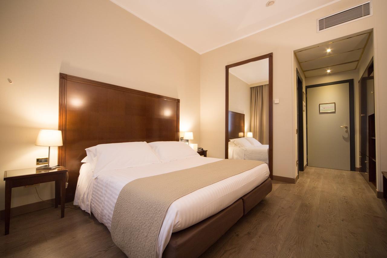 ליסונה Hotel Motel Ascot מראה חיצוני תמונה