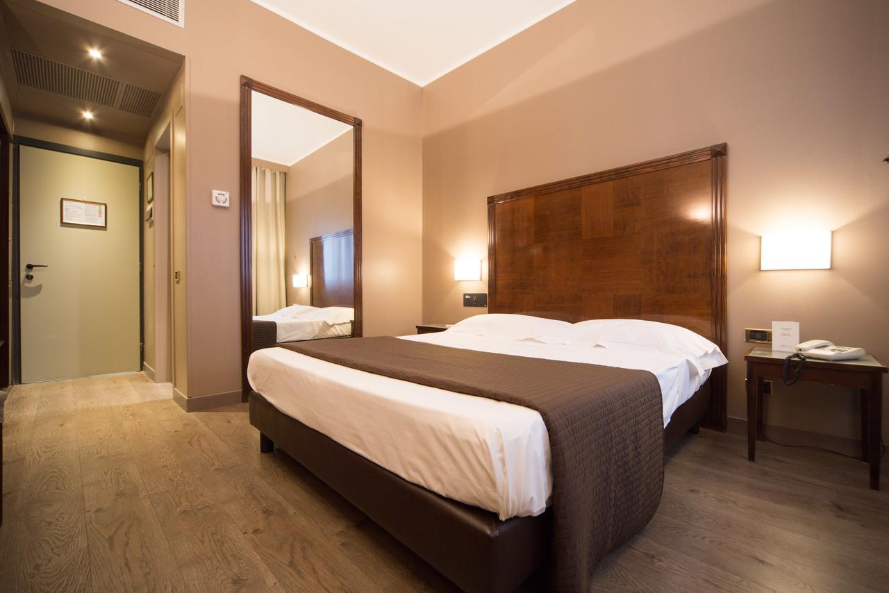 ליסונה Hotel Motel Ascot מראה חיצוני תמונה