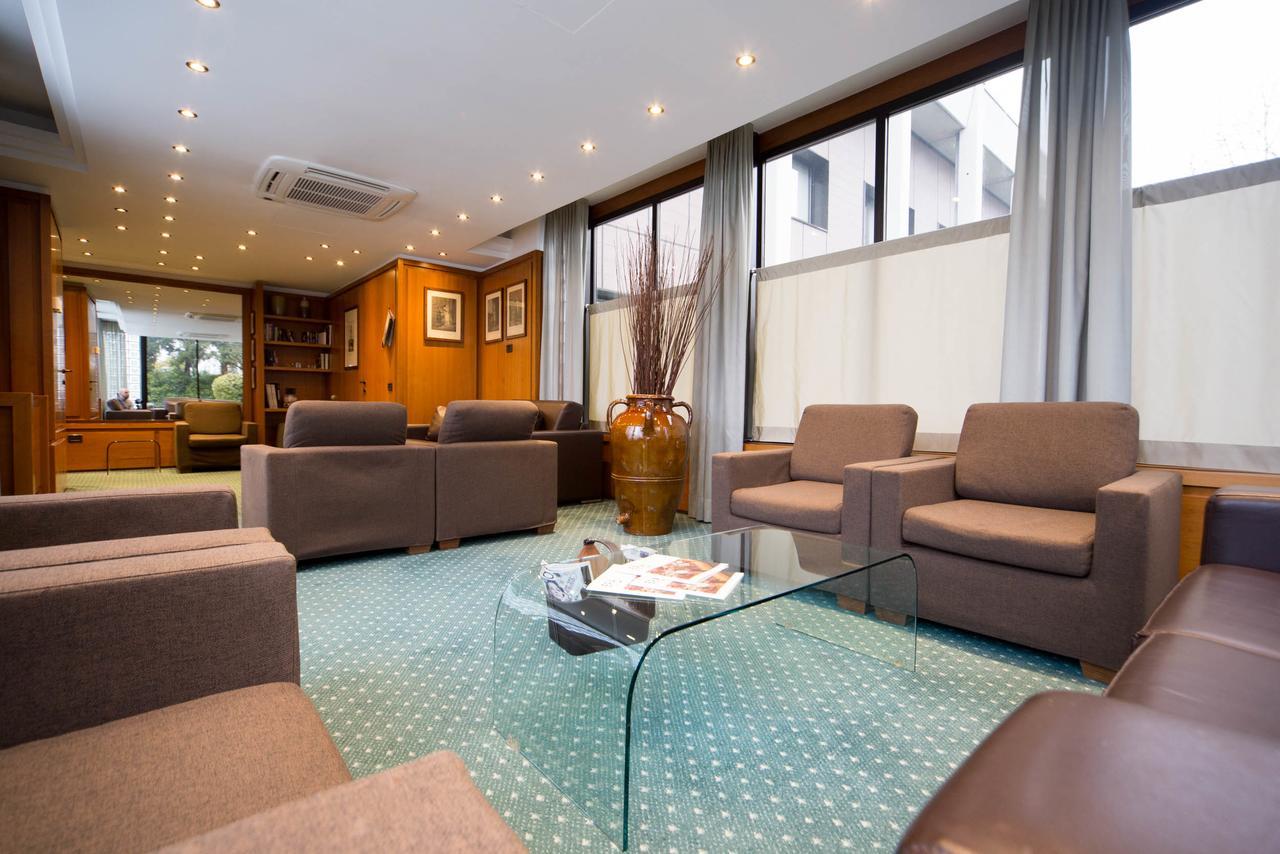 ליסונה Hotel Motel Ascot מראה חיצוני תמונה