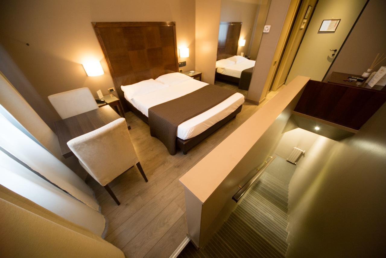 ליסונה Hotel Motel Ascot מראה חיצוני תמונה